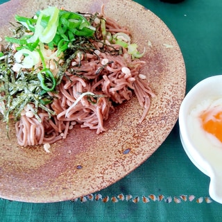 乾麺蕎麦で焼きお蕎麦温泉卵添え